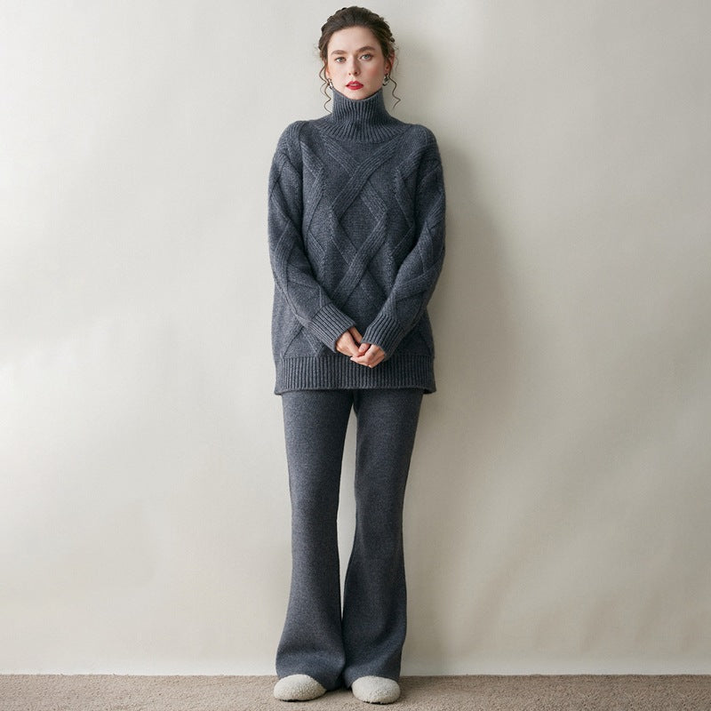 Elaris Cozy High-Neck Cashmere Sweater